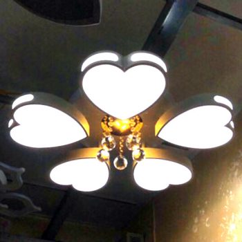den-led-op-tran-trang-tri-b3-5-trai-tim