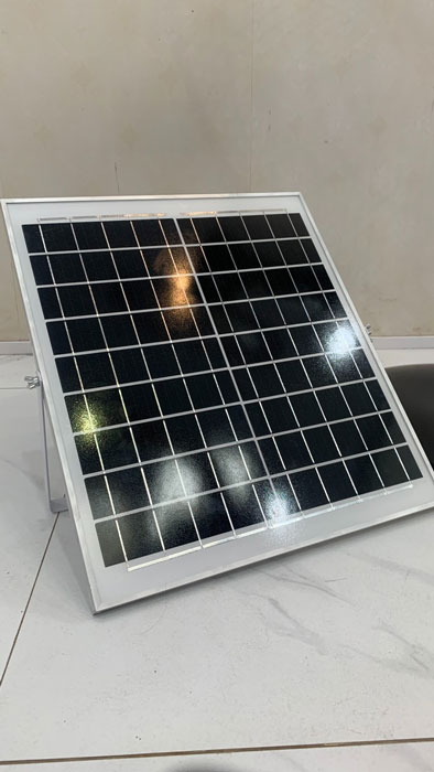 Quạt cây đứng tích điện Solar C228