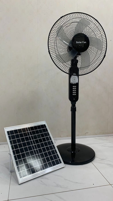 Quạt cây đứng tích điện Solar C228