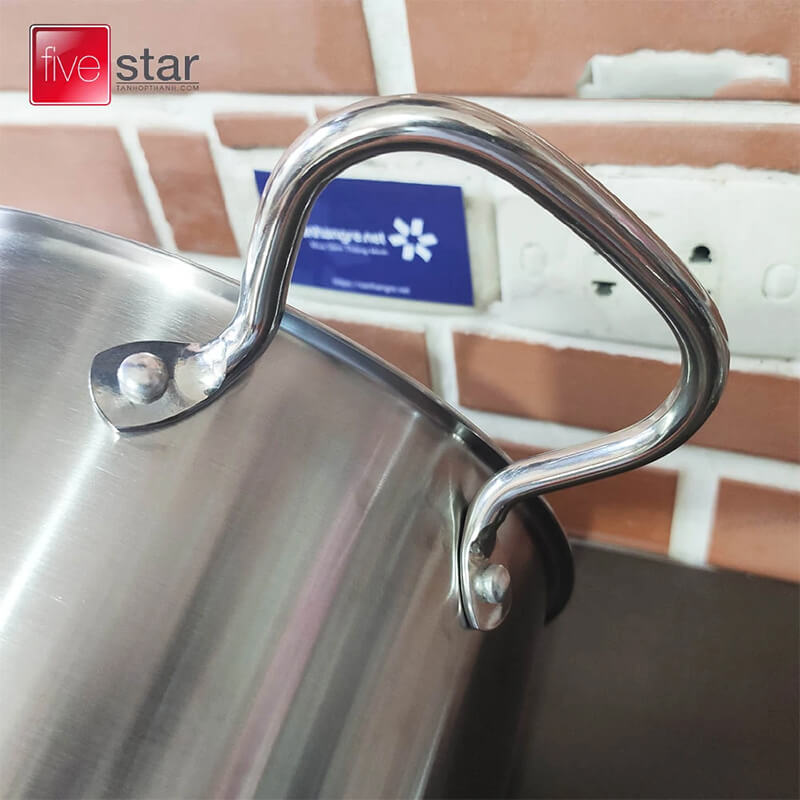 Quai cầm bằng inox