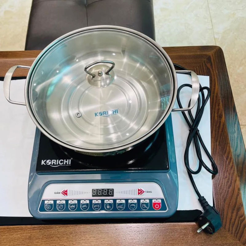 Bếp từ đơn Kirochi KRC-3381 màu xanh - ảnh thực tế