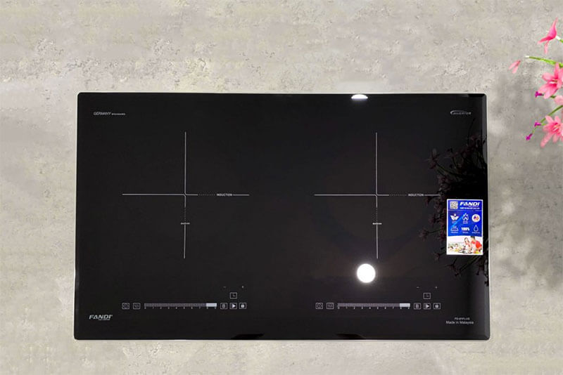 Thiết kế sang trọng, hiện đại cho không gian bếp tiện nghi