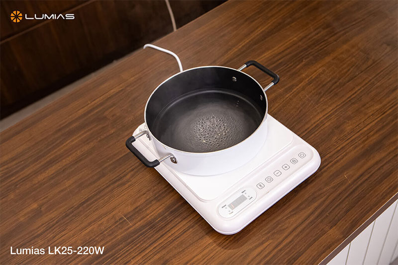 Kiểm soát nhiệt độ từ 60°C đến 240°C