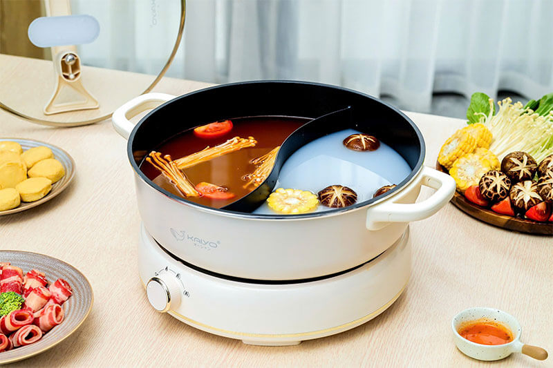 Thiết kế lòng nồi 2 ngăn thông minh – Linh hoạt nấu hai món cùng lúc